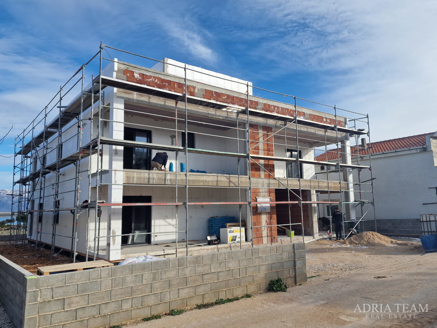 APARTMANI U STAMBENOJ ZGRADI U PRIZEMLJU, NOVOGRADNJA - VIR