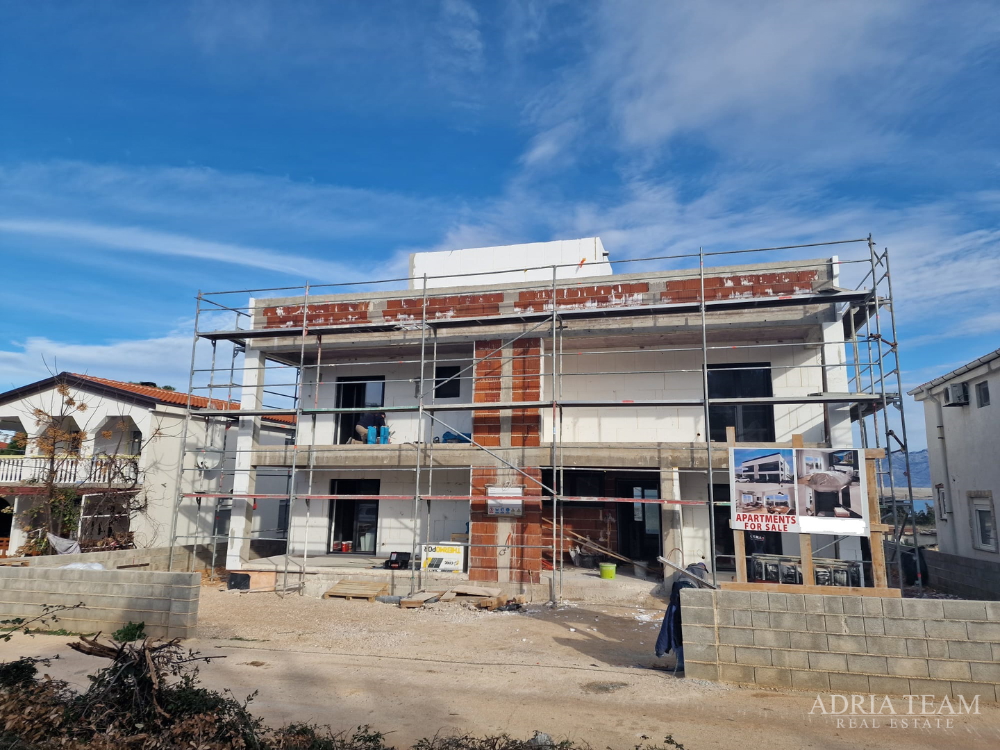 APARTMENTS IN A RESIDENTIAL BUILDING ON THE FIRST FLOOR, NEW CONSTRUCTION - VIR