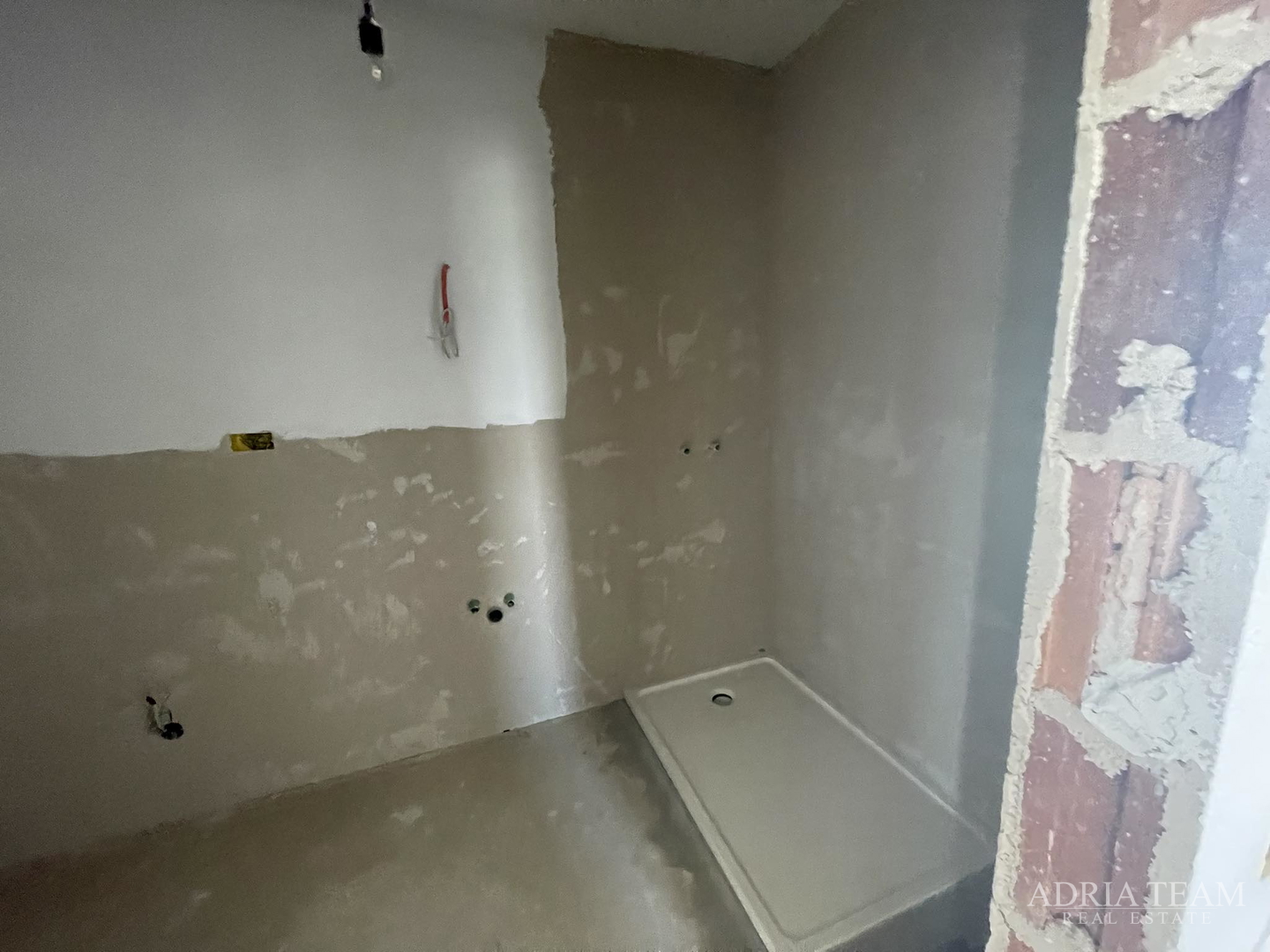 APARTMENTS IN A RESIDENTIAL BUILDING ON THE FIRST FLOOR, NEW CONSTRUCTION - VIR