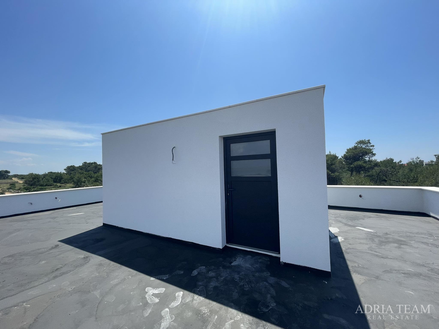 APARTMENTS IN A RESIDENTIAL BUILDING ON THE FIRST FLOOR, NEW CONSTRUCTION - VIR