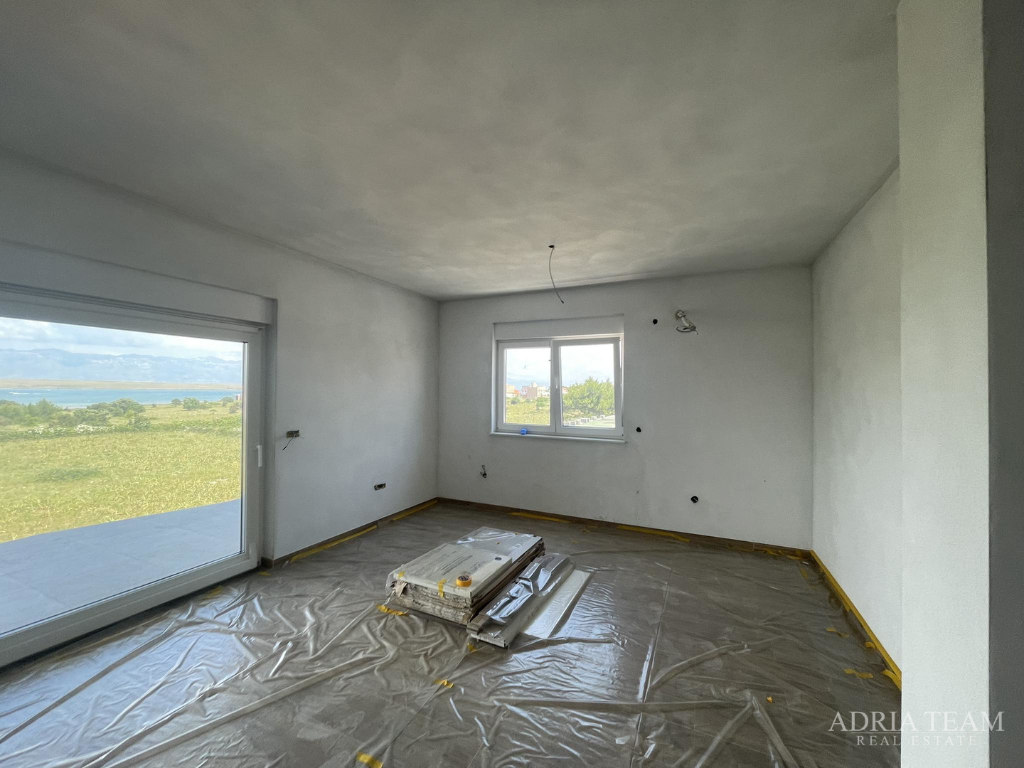 APARTMENTS IN A RESIDENTIAL BUILDING ON THE FIRST FLOOR, NEW CONSTRUCTION - VIR