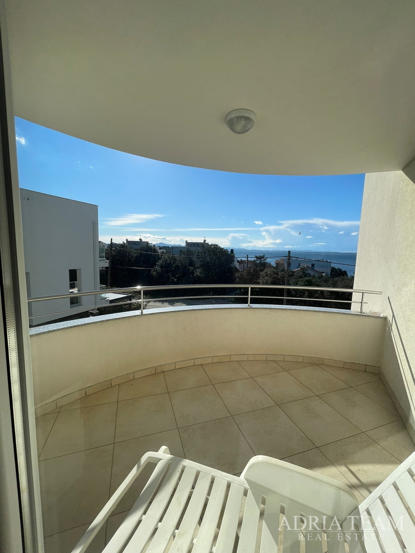 KUĆA S 10 APARTMANA, POGLED NA MORE - PETRČANE