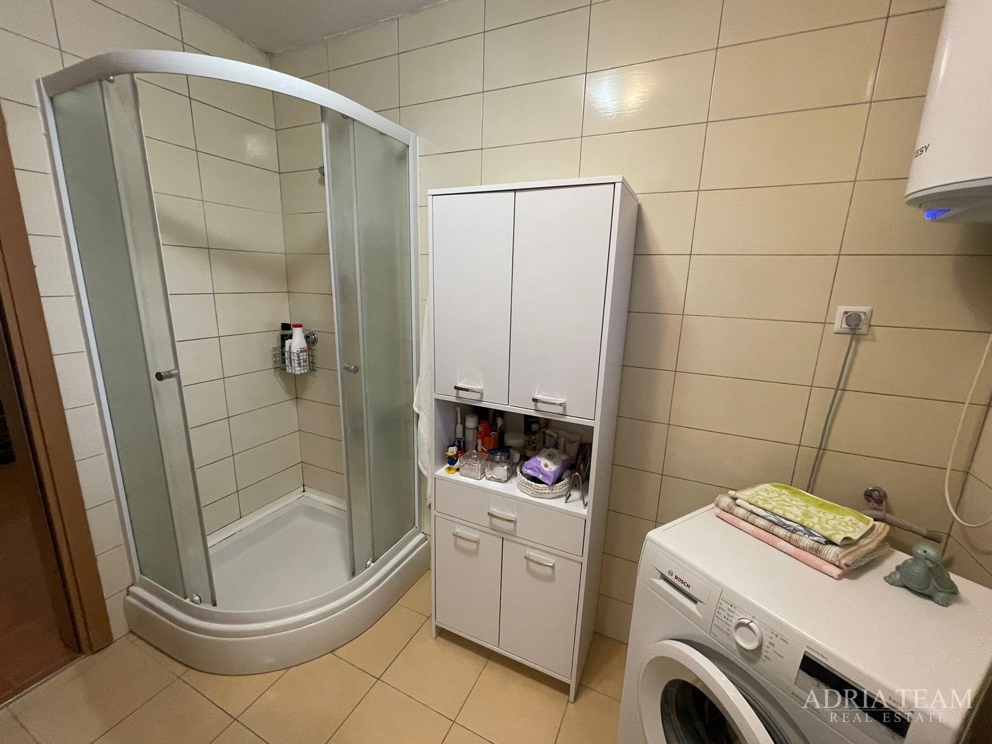 STAN NA PRVOM KATU STAMBENE ZGRADE - PLOVANIJA, ZADAR