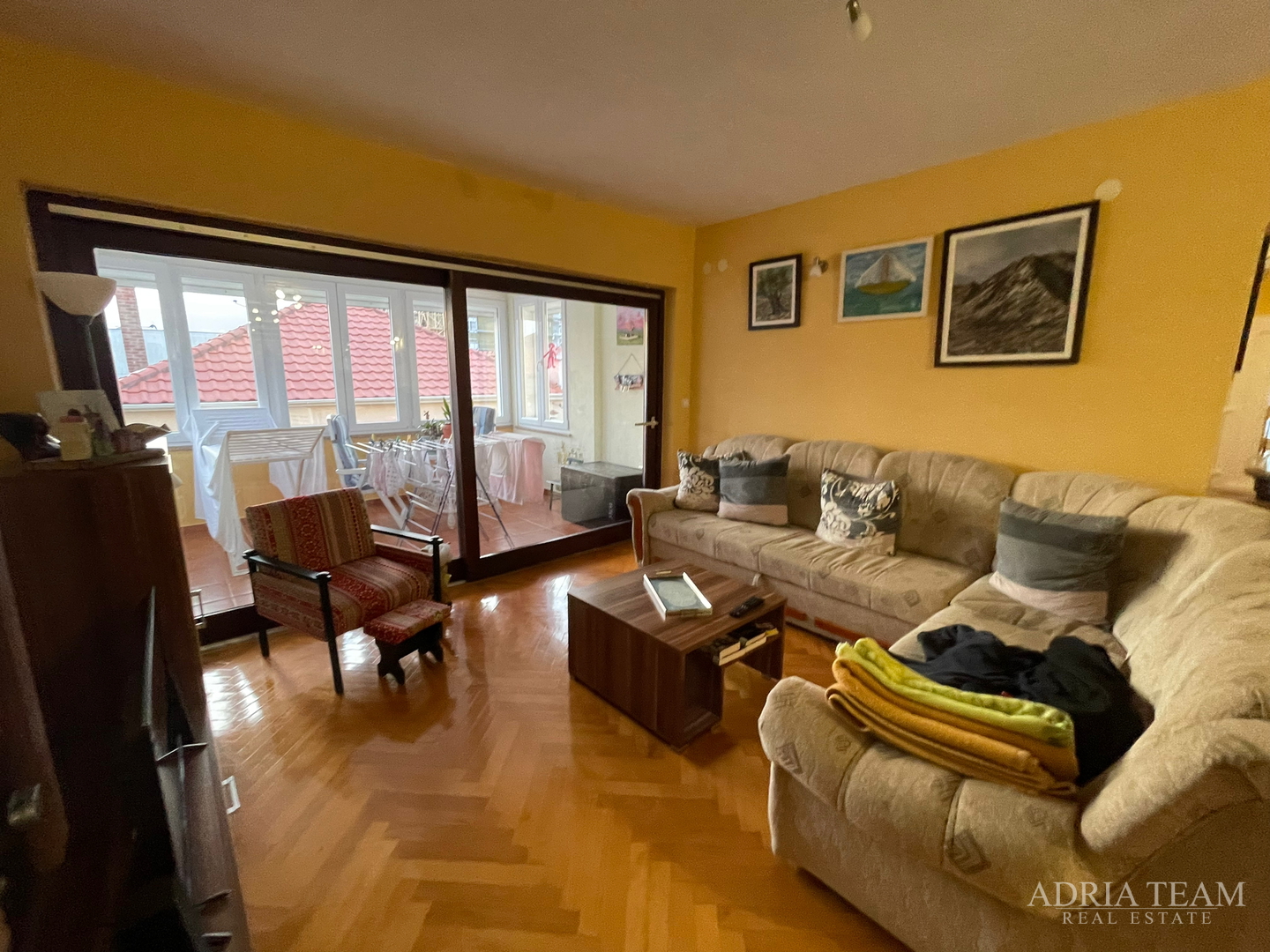 STAN NA PRVOM KATU STAMBENE ZGRADE - PLOVANIJA, ZADAR