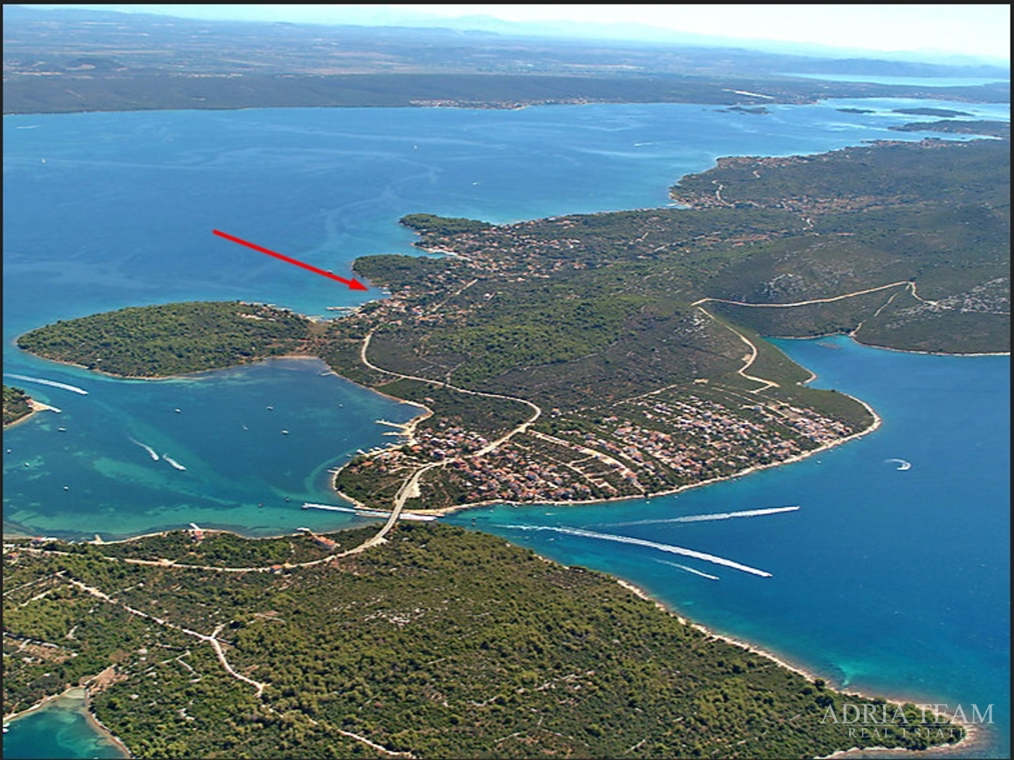 GRAĐEVINSKO ZEMLJIŠTE S POGLEDOM NA MORE, 190 m OD MORA, PAŠMAN - ŽDRELAC