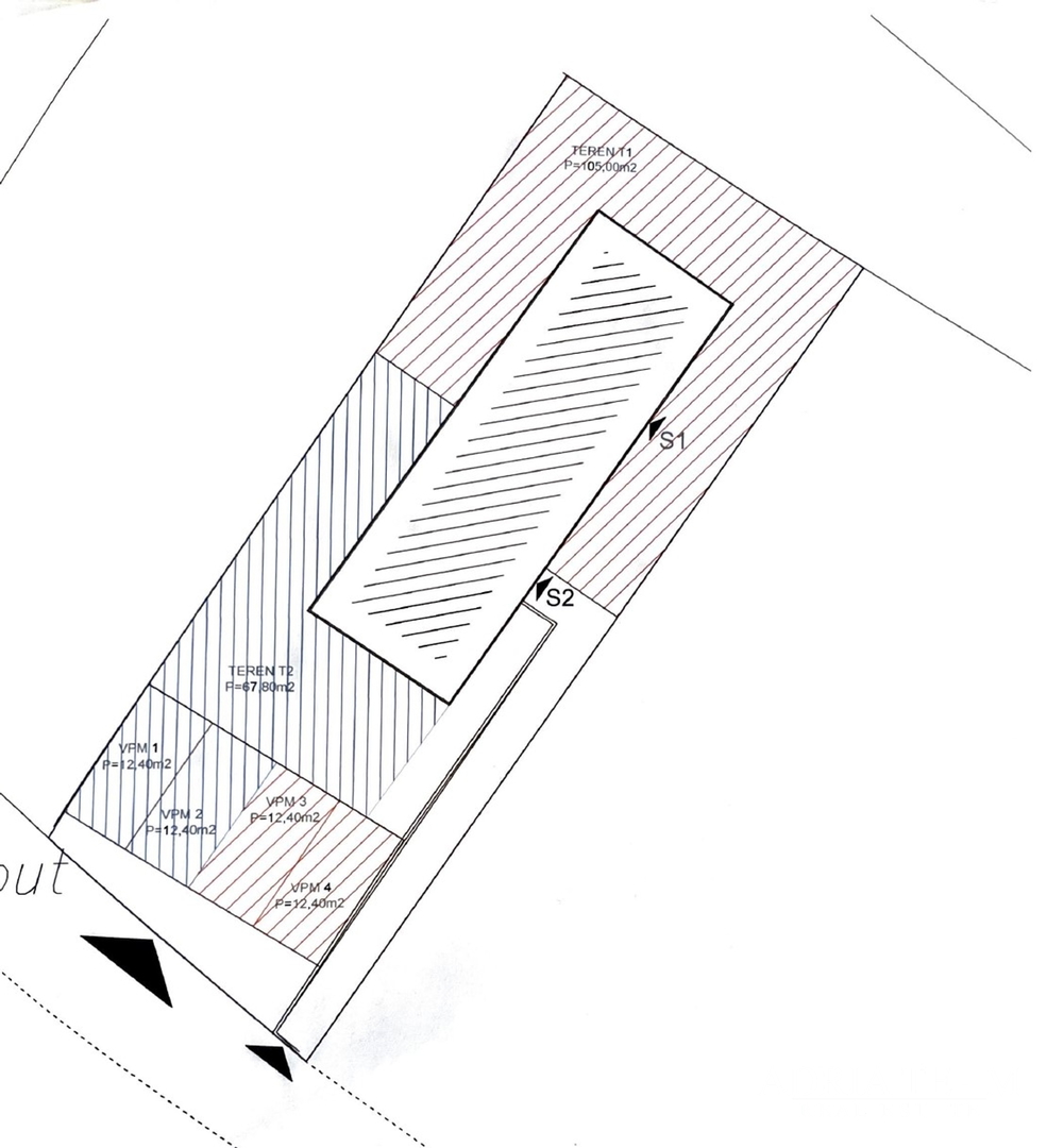 TROETAŽNI APARTMAN U STAMBENOJ ZGRADI - VRSI