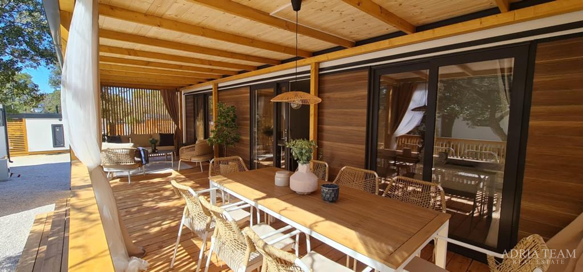 MONTAŽNA KUĆA KAPACITETA 6 + 2, NOVOGRADNJA - BIOGRAD NA MORU