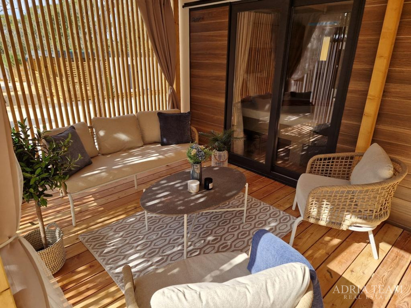 MONTAŽNA KUĆA KAPACITETA 6 + 2, NOVOGRADNJA - BIOGRAD NA MORU