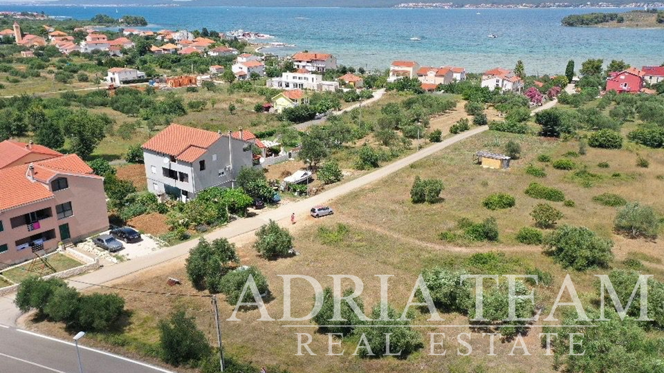 GRAĐEVINSKO ZEMLJIŠTE S POGLEDOM NA MORE, 200 m OD MORA, MRLJANE - PAŠMAN