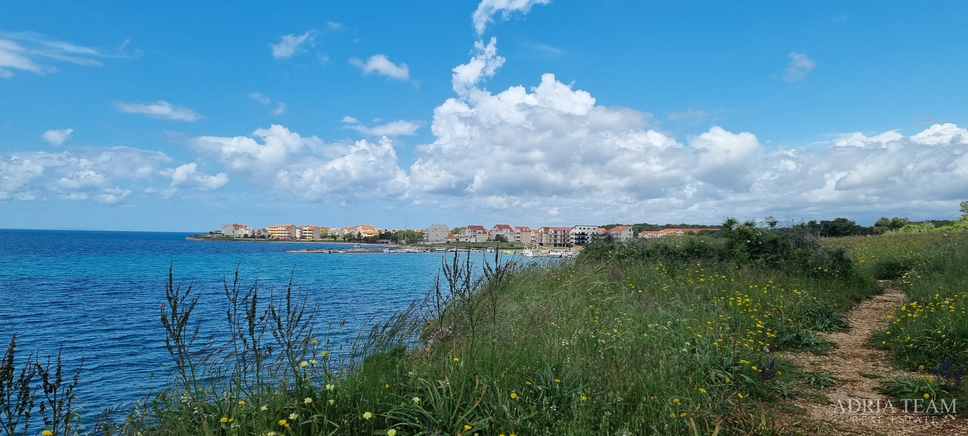 APARTMENT IN NEW CONSTRUCTION, 50 m FROM THE SEA! EXCELLENT POSITION - POVLJANA, PAG