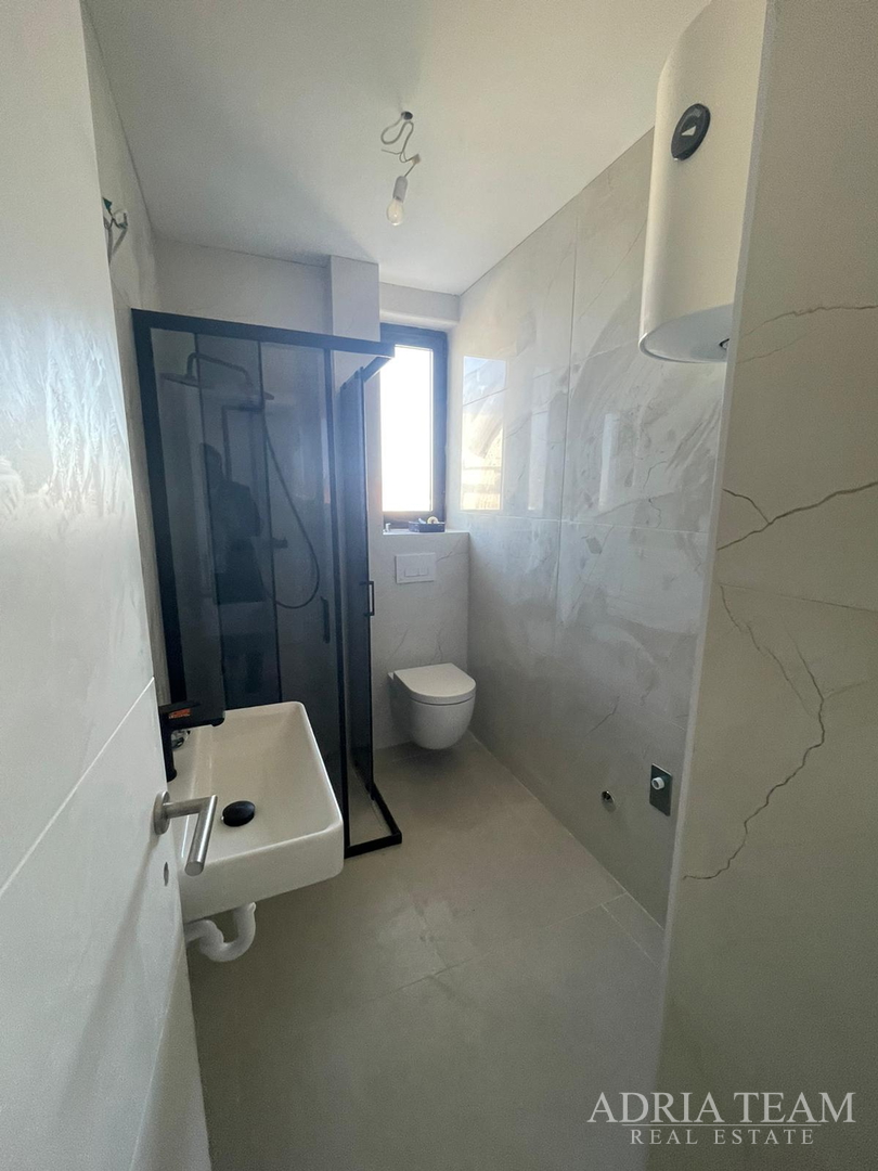 APARTMENT IN NEW CONSTRUCTION, 50 m FROM THE SEA! EXCELLENT POSITION - POVLJANA, PAG