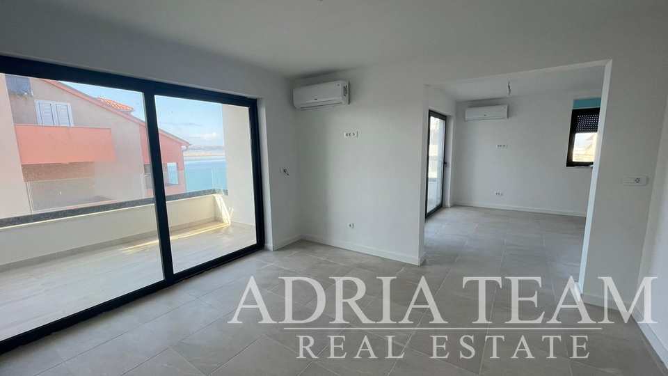 APARTMENT IN NEW CONSTRUCTION, 50 m FROM THE SEA! EXCELLENT POSITION - POVLJANA, PAG