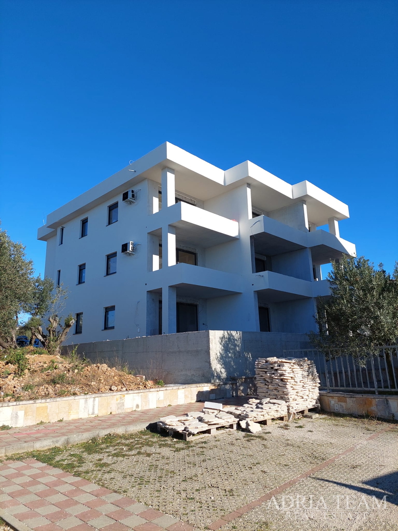 APARTMENT IN NEW CONSTRUCTION, 50 m FROM THE SEA! EXCELLENT POSITION - POVLJANA, PAG