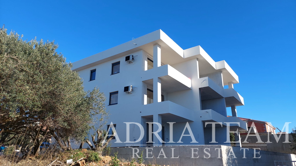 APARTMENT IN NEW CONSTRUCTION, 50 m FROM THE SEA! EXCELLENT POSITION - POVLJANA, PAG