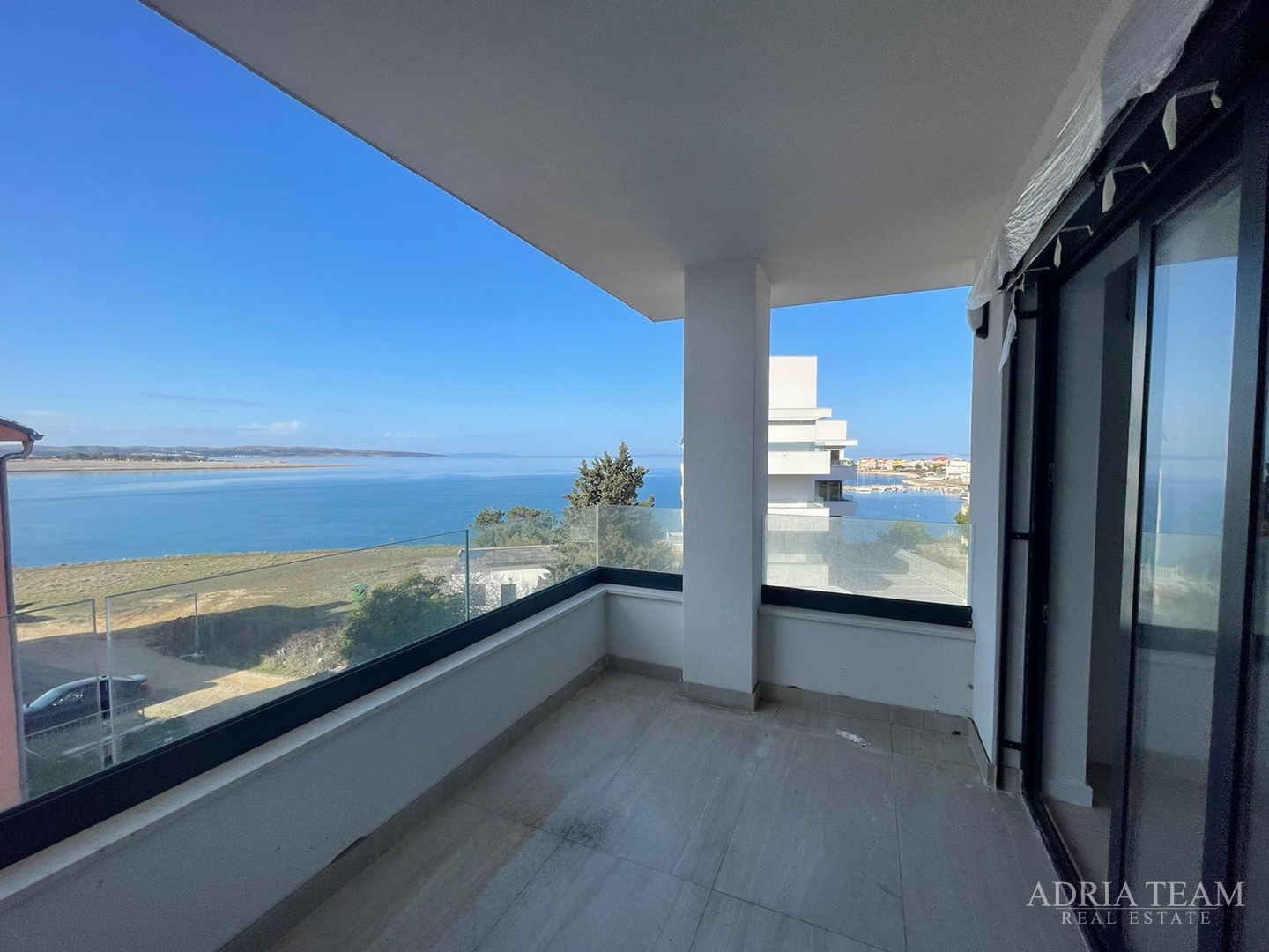 APARTMENT IN NEW CONSTRUCTION, 50 m FROM THE SEA! EXCELLENT POSITION - POVLJANA, PAG