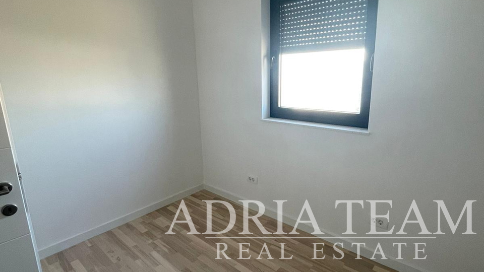 APARTMAN U NOVOGRADNJI, 50 m OD MORA! ODLIČNA POZICIJA - POVLJANA , PAG