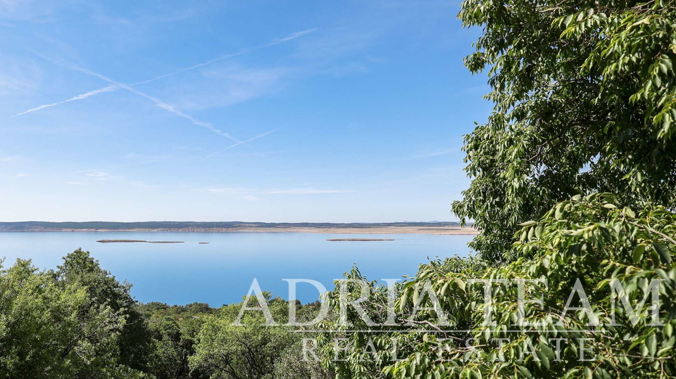 AKCE!!! STAVEBNÍ POZEMEK, 200 m OD MOŘE - TRIBANJ - STARIGRAD