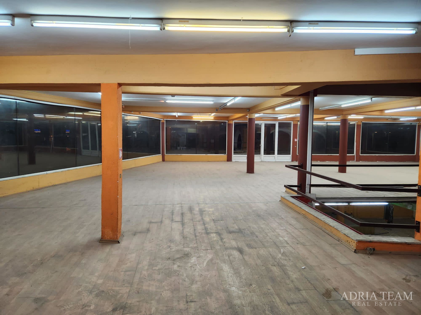 STAMBENO-POSLOVNI KOMPLEKS, IZVRSNA PRILIKA ZA INVESTICIJU! ZADAR