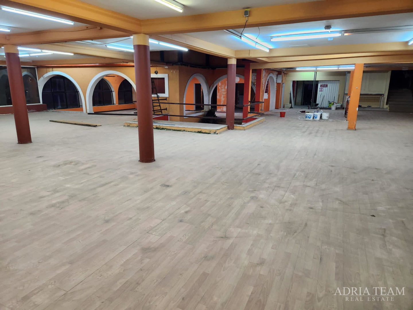 STAMBENO-POSLOVNI KOMPLEKS, IZVRSNA PRILIKA ZA INVESTICIJU! ZADAR