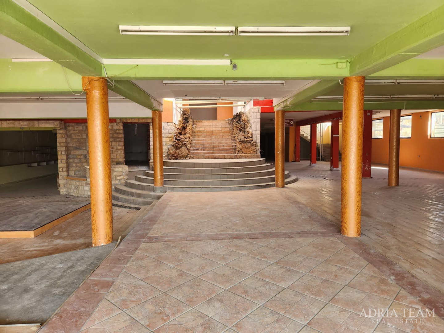 STAMBENO-POSLOVNI KOMPLEKS, IZVRSNA PRILIKA ZA INVESTICIJU! ZADAR