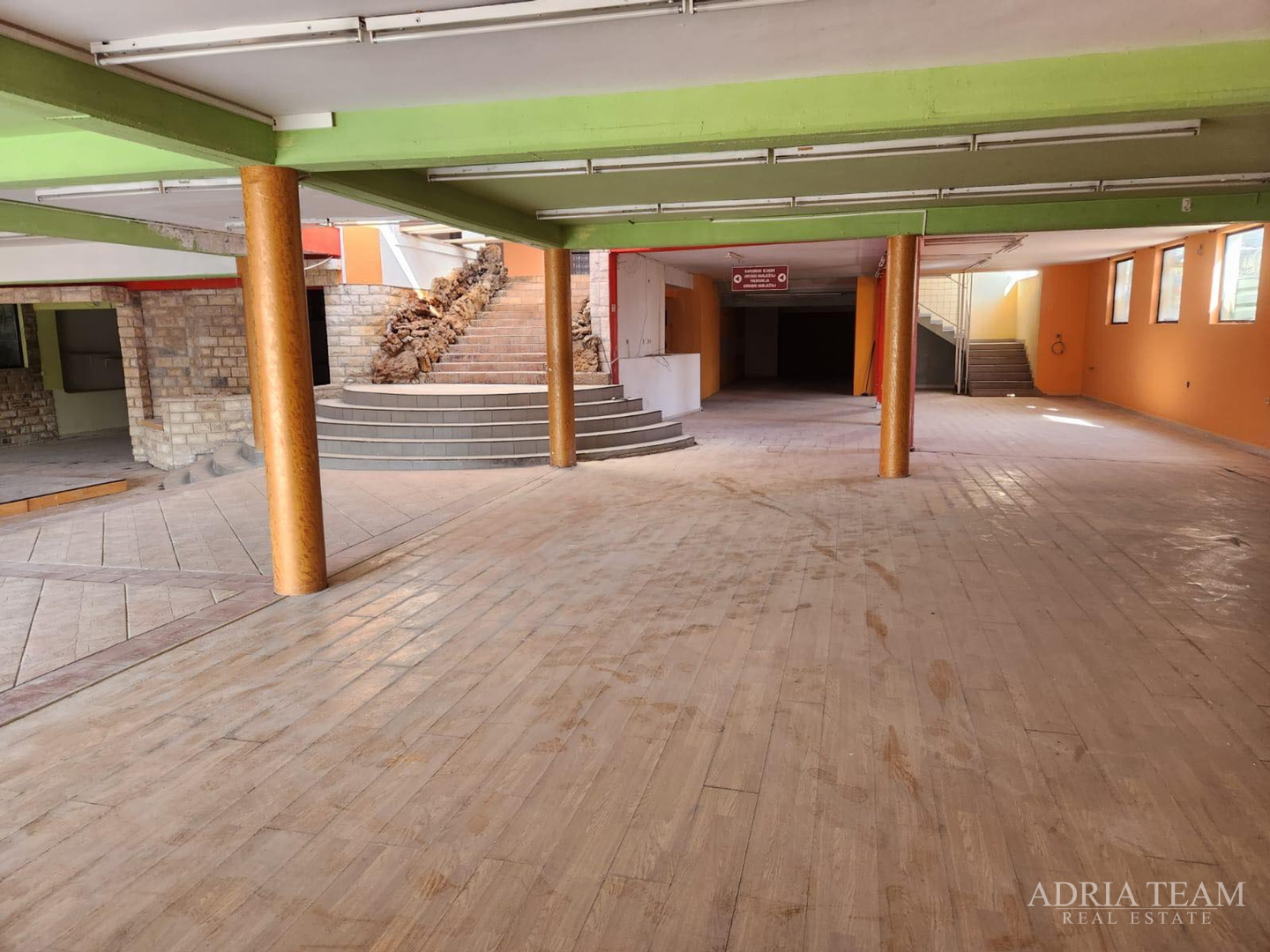 STAMBENO-POSLOVNI KOMPLEKS, IZVRSNA PRILIKA ZA INVESTICIJU! ZADAR
