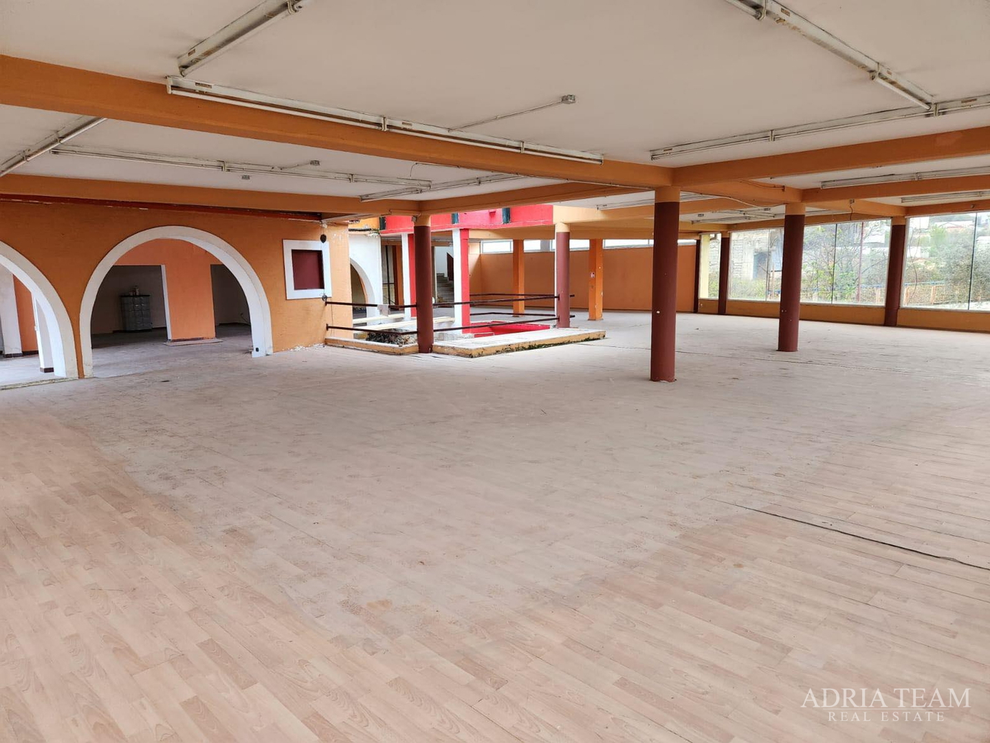 STAMBENO-POSLOVNI KOMPLEKS, IZVRSNA PRILIKA ZA INVESTICIJU! ZADAR