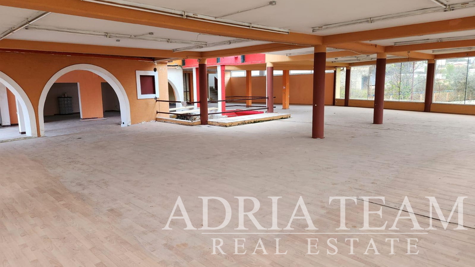 RESIDENTIAL-COMMERCIAL COMPLEX, EXCELLENT OPPORRTUNITY FOR INVESTMENT! ZADAR