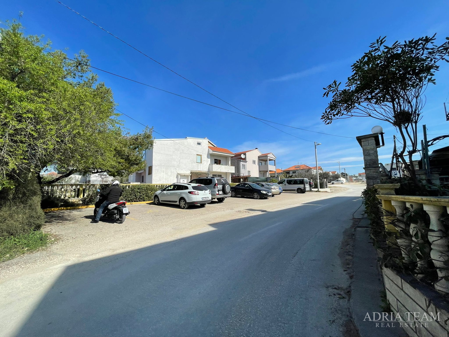 STAMBENO-POSLOVNI KOMPLEKS, IZVRSNA PRILIKA ZA INVESTICIJU! ZADAR