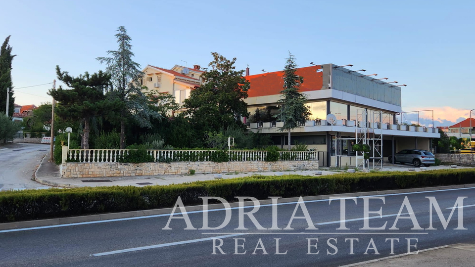 RESIDENTIAL-COMMERCIAL COMPLEX, EXCELLENT OPPORRTUNITY FOR INVESTMENT! ZADAR