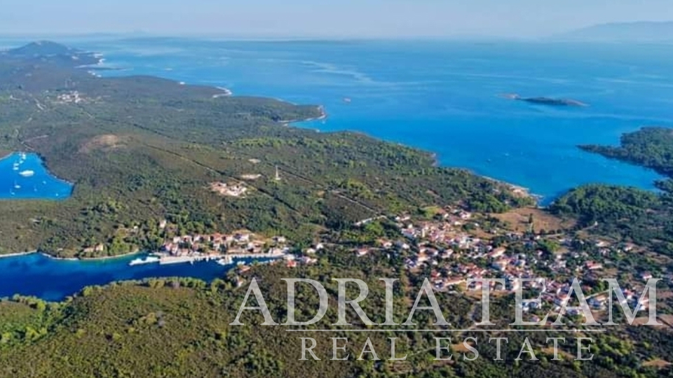 GRAĐEVINSKO ZEMLJIŠTE S POGLEDOM NA MORE - MOLAT