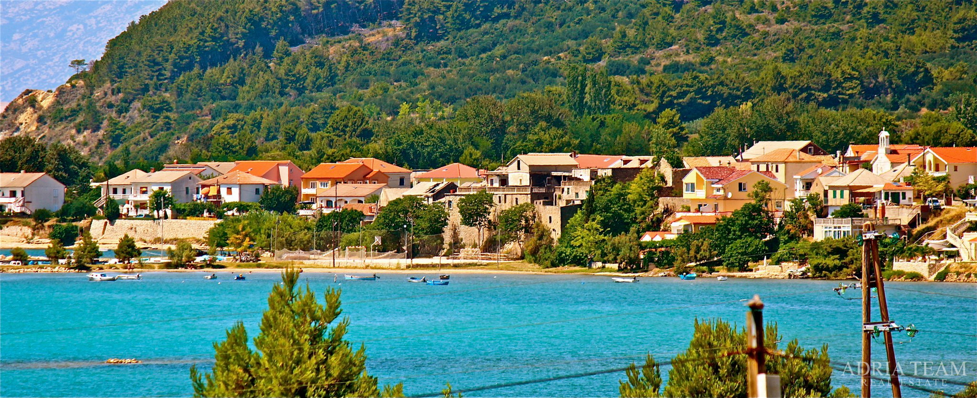 GRAĐEVINSKO ZEMLJIŠTE S DOZVOLOM ZA VILU S BAZENOM, LJUBAČ - RAŽANAC