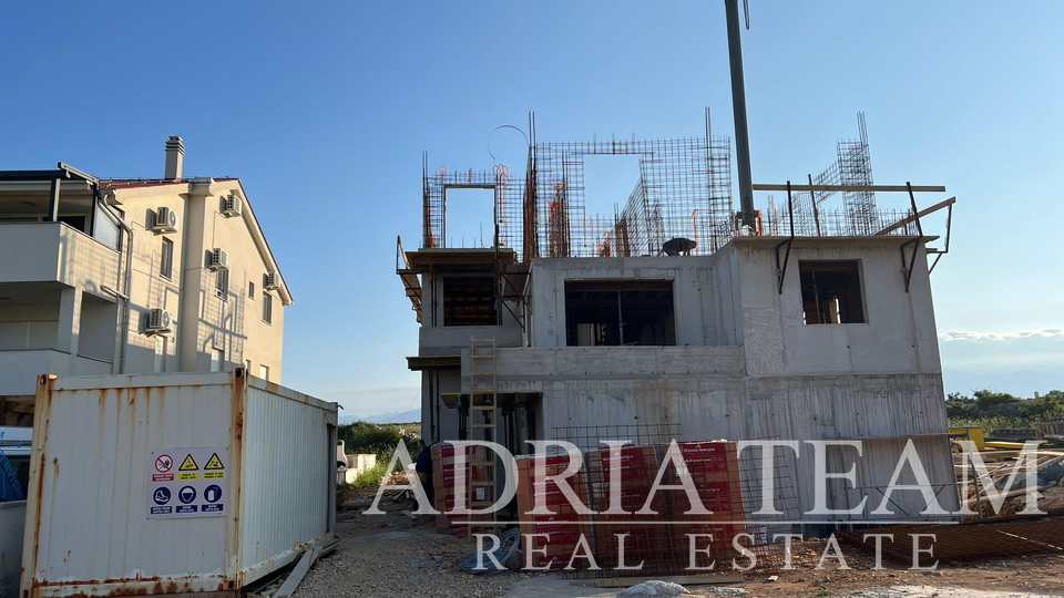 APARTMENTS ON EXCELLENT LOCATION IN URBAN VILLA, NEW CONSTRUCTION - POVLJANA, PAG