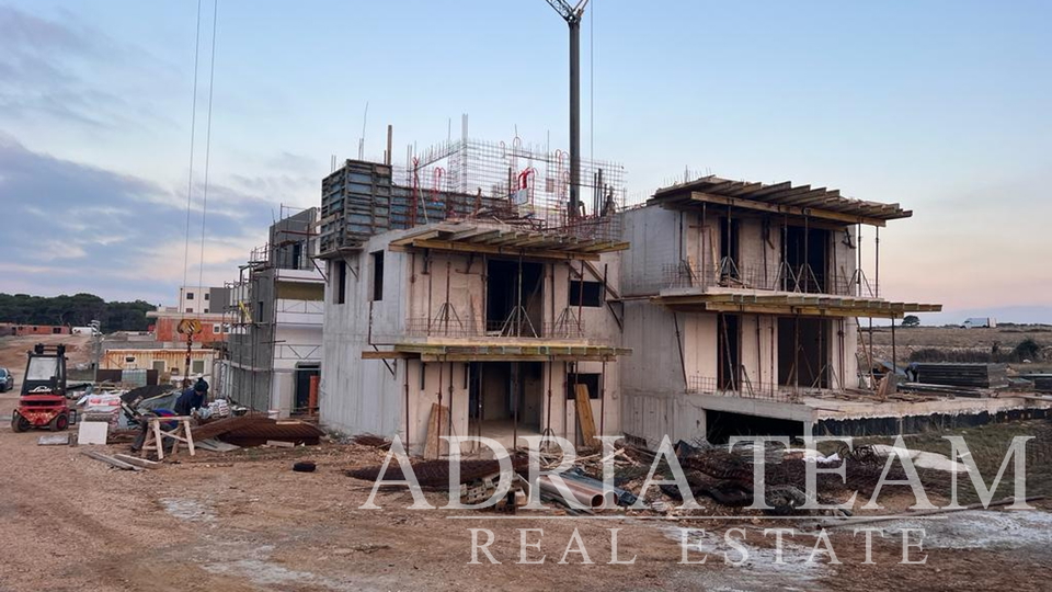 APARTMENTS ON EXCELLENT LOCATION IN URBAN VILLA, NEW CONSTRUCTION - POVLJANA, PAG