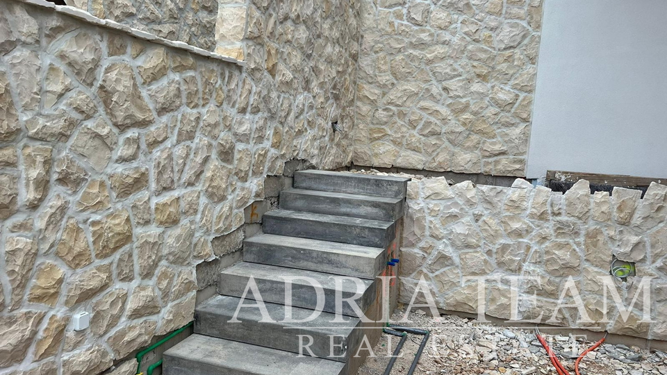 APARTMENTS ON EXCELLENT LOCATION IN URBAN VILLA, NEW CONSTRUCTION - POVLJANA, PAG