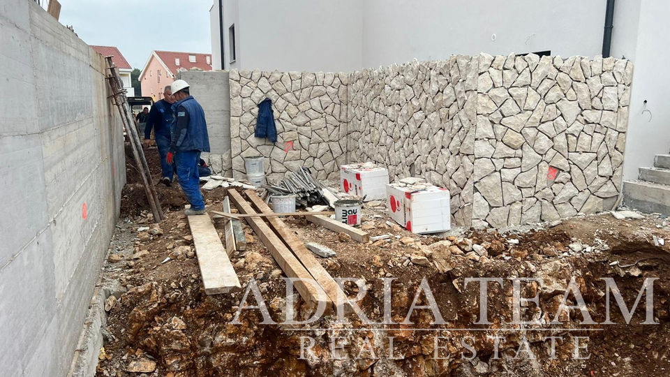 APARTMENTS ON EXCELLENT LOCATION IN URBAN VILLA, NEW CONSTRUCTION - POVLJANA, PAG