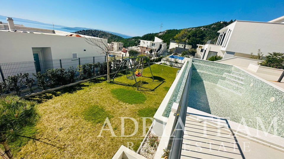 NOVA LUKSUZNA VILA S POGLEDOM NA MORE - VELIKO BRDO, MAKARSKA