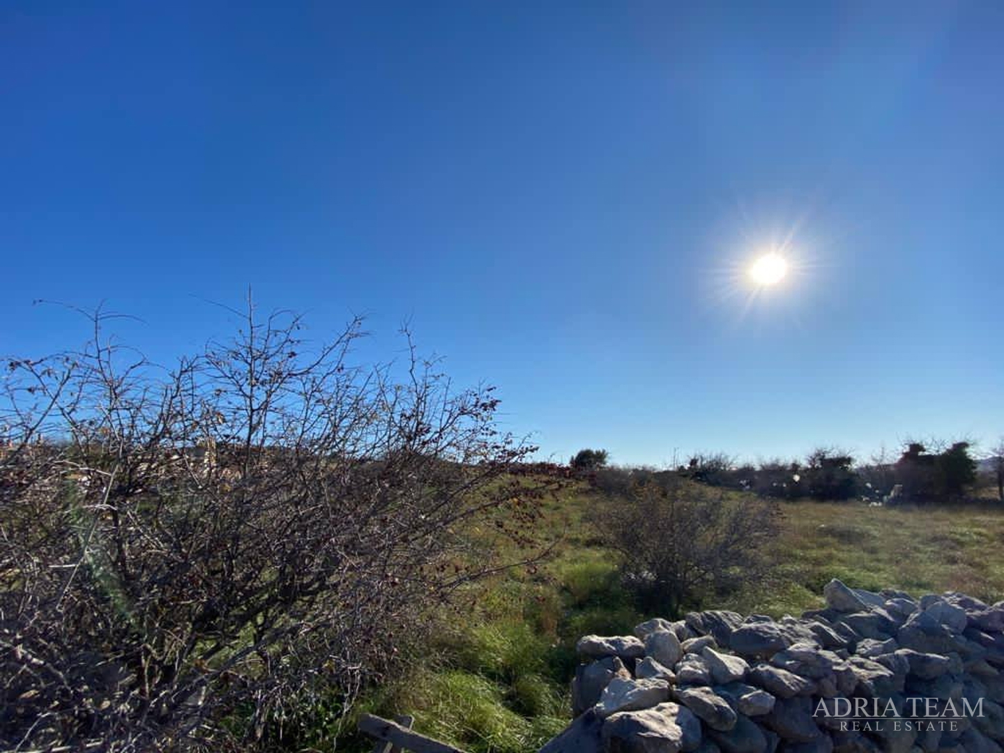 POLJOPRIVREDNO ZEMLJIŠTE - POVLJANA, PAG