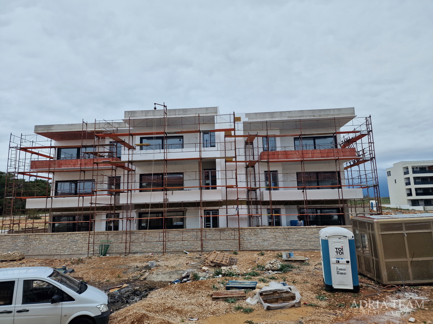 MODERNI APARTMANI U NOVOGRADNJI - POVLJANA, PAG (ZAPAD)