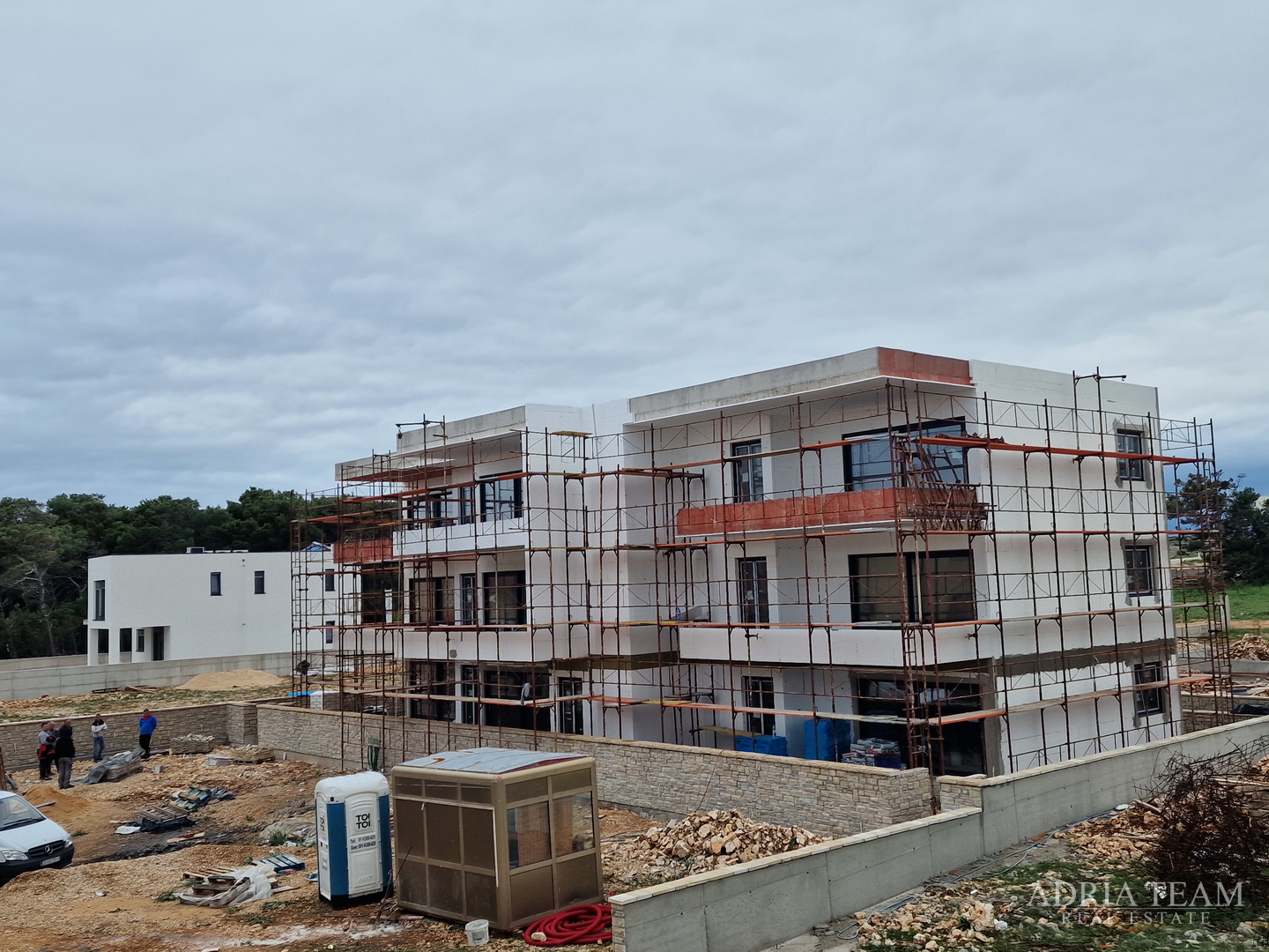 MODERNI APARTMANI U NOVOGRADNJI - POVLJANA, PAG (ZAPAD)