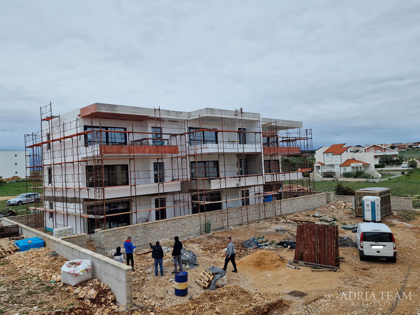 MODERNI APARTMANI U NOVOGRADNJI - POVLJANA, PAG (ZAPAD)