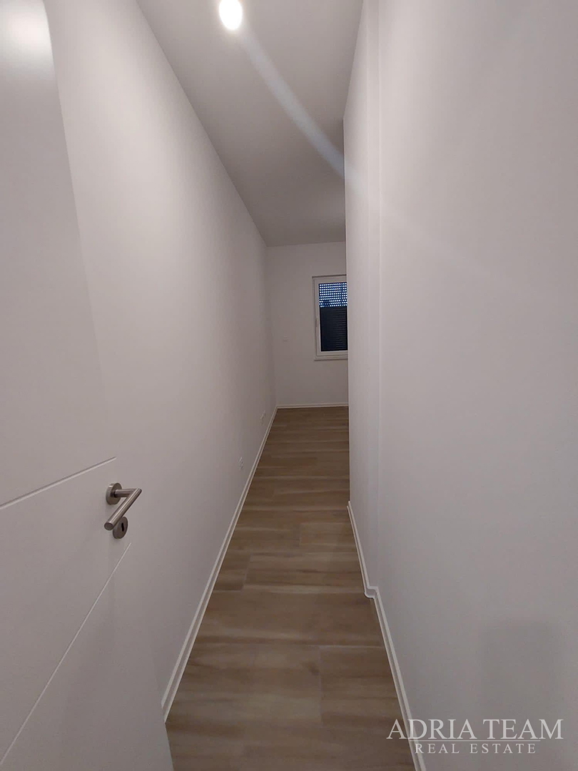 MODERNI APARTMANI U NOVOGRADNJI - POVLJANA, PAG (ZAPAD)