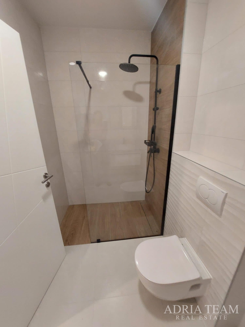 MODERNI APARTMANI U NOVOGRADNJI - POVLJANA, PAG (ZAPAD)