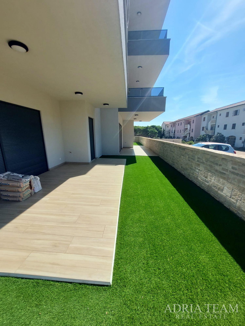 MODERNI APARTMANI U NOVOGRADNJI - POVLJANA, PAG (ZAPAD)