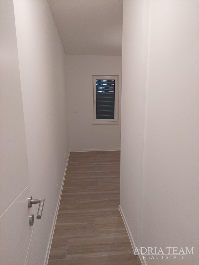 MODERNI APARTMANI U NOVOGRADNJI - POVLJANA, PAG (ZAPAD)