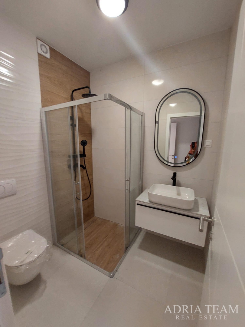 MODERNI APARTMANI U NOVOGRADNJI - POVLJANA, PAG (ZAPAD)