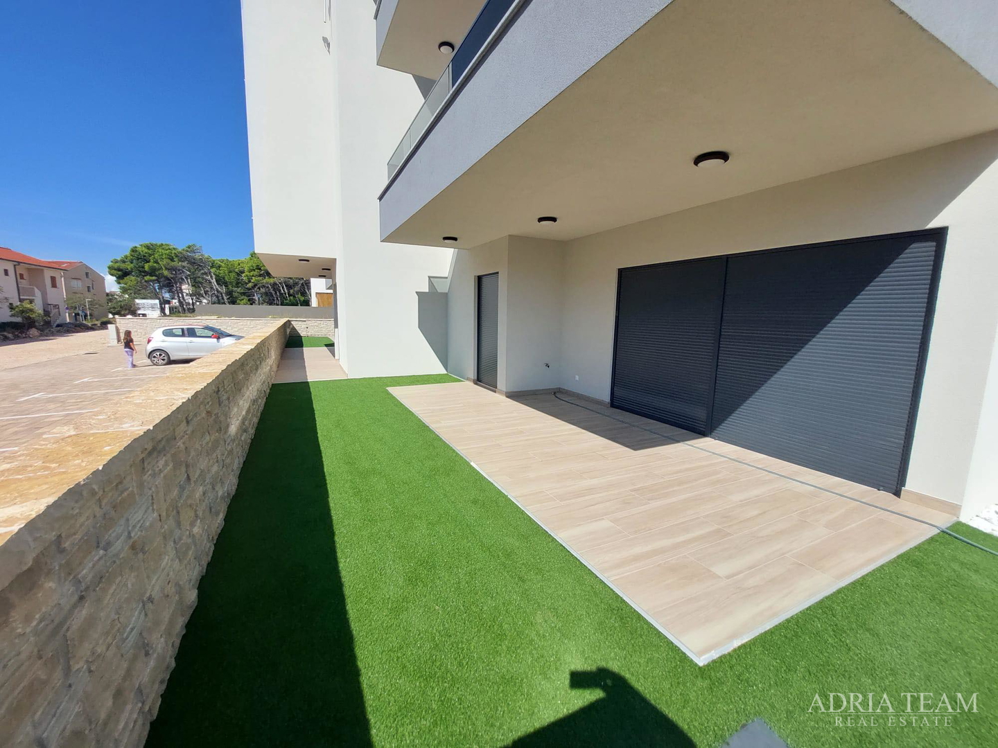 MODERNI APARTMANI U NOVOGRADNJI - POVLJANA, PAG (ZAPAD)