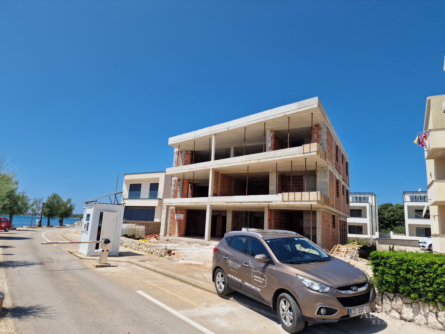 APARTMENTS, NEW CONSTRUCTION, FIRST ROW TO THE SEA - VIR, SOUTH SIDE, CENTER