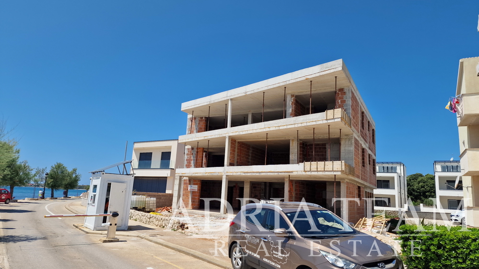 APARTMENTS, NEW BUILDING, FIRST ROW TO THE SEA - VIR, SOUTH SIDE, CENTER