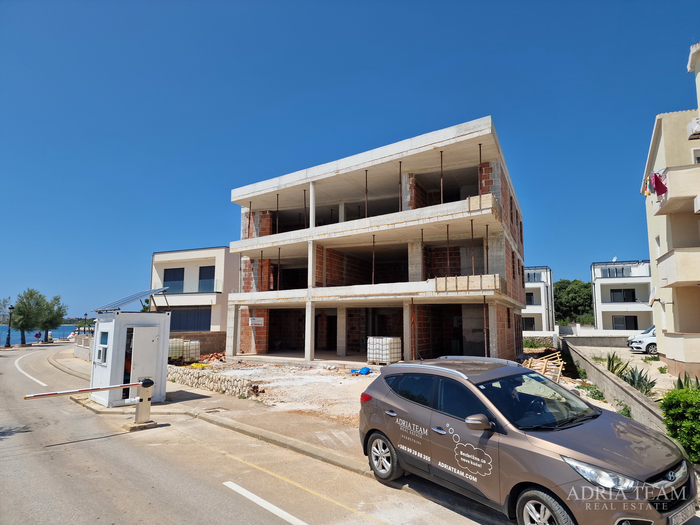 APARTMENTS, NEW CONSTRUCTION, FIRST ROW TO THE SEA - VIR, SOUTH SIDE, CENTER