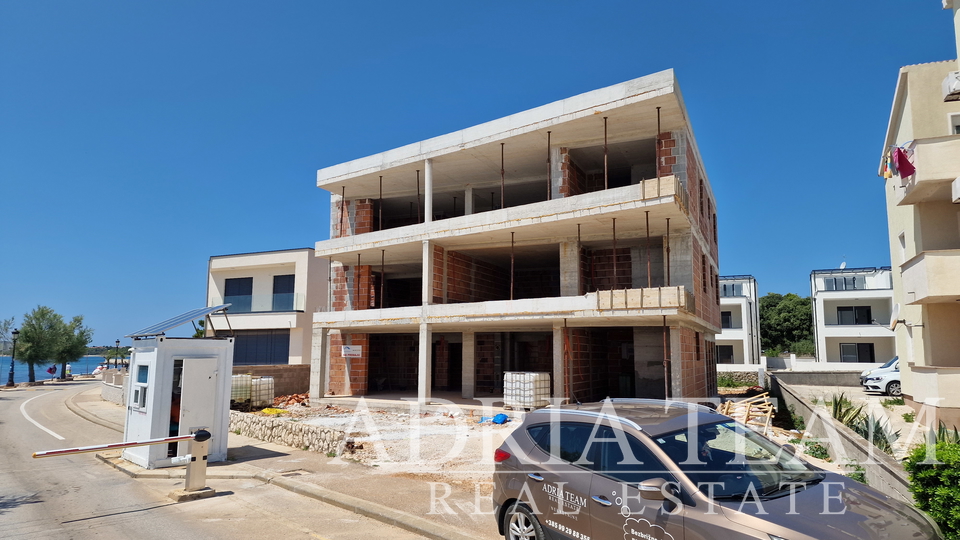 APARTMENTS, NEW BUILDING, FIRST ROW TO THE SEA - VIR, SOUTH SIDE, CENTER